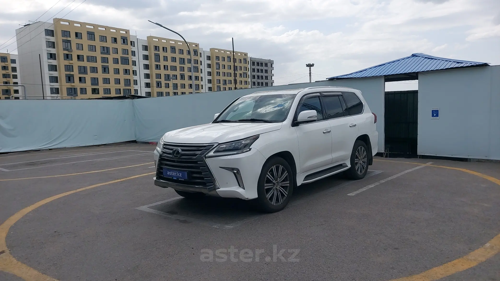 Lexus LX 2016