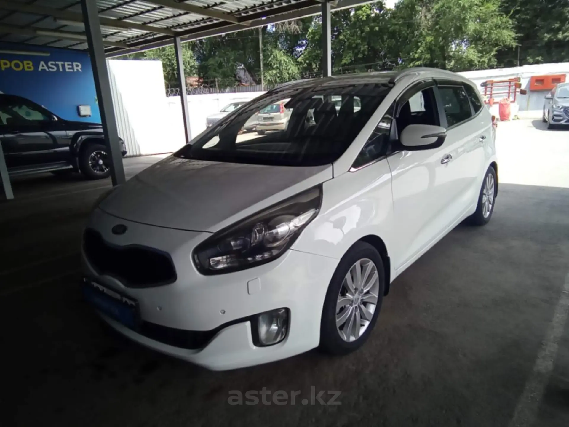 Kia Carens 2013