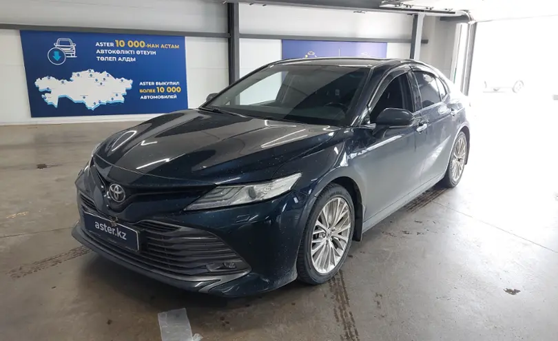 Toyota Camry 2019 года за 14 000 000 тг. в Астана