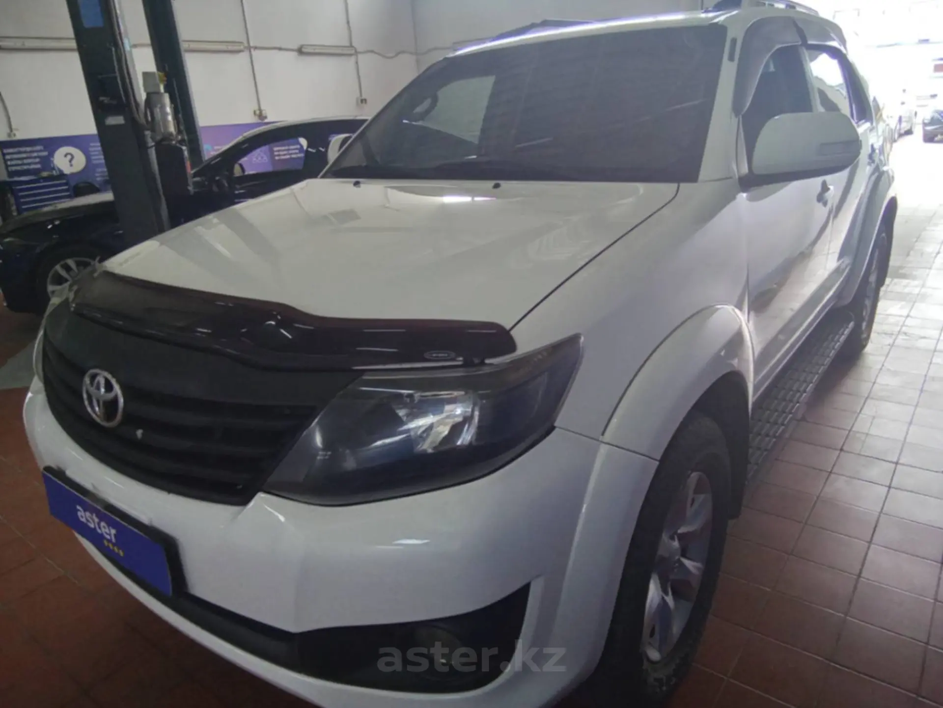 Toyota Fortuner 2011