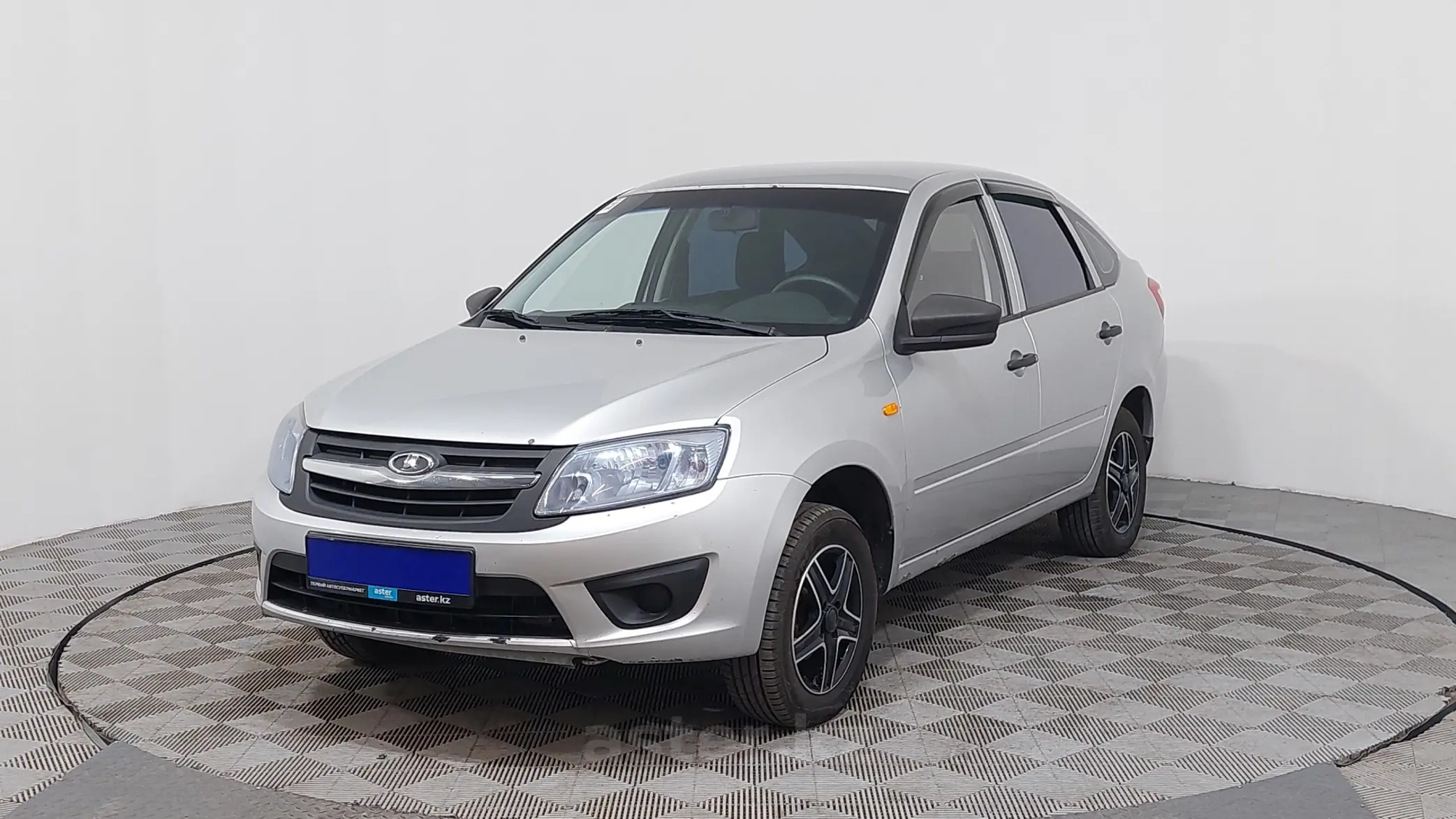 LADA (ВАЗ) Granta 2015