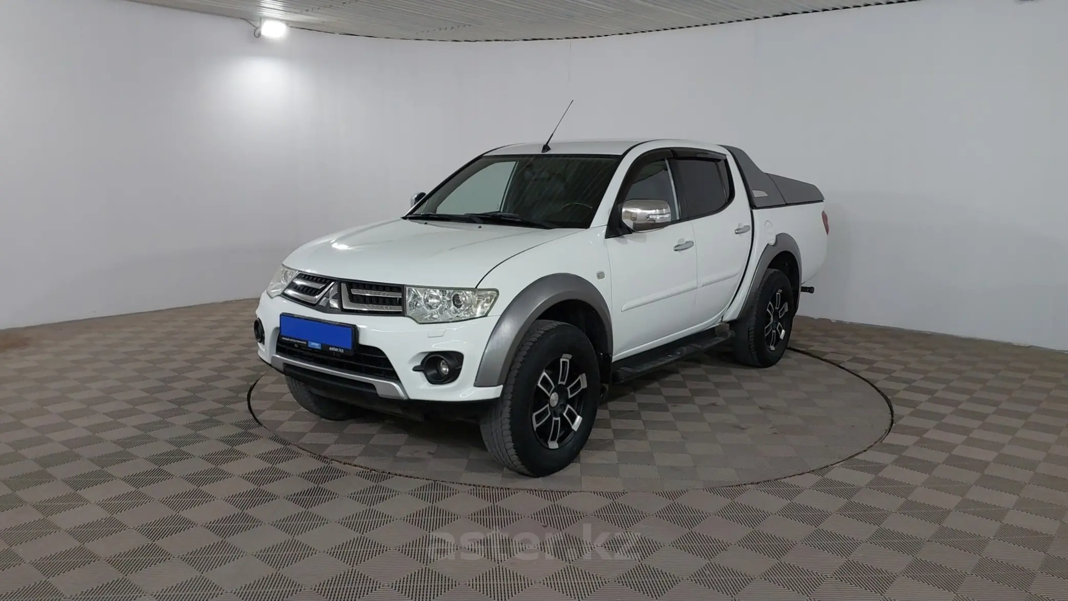 Mitsubishi L200 2013