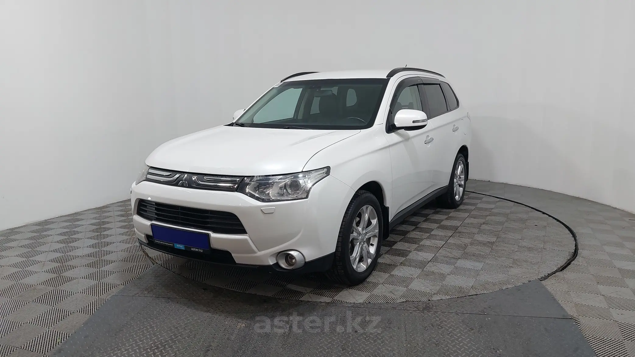 Mitsubishi Outlander 2013