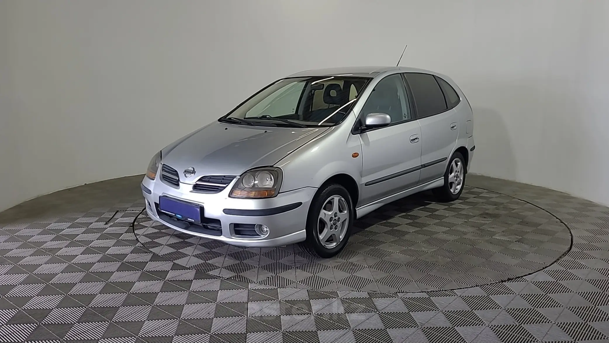 Nissan Almera Tino 2002