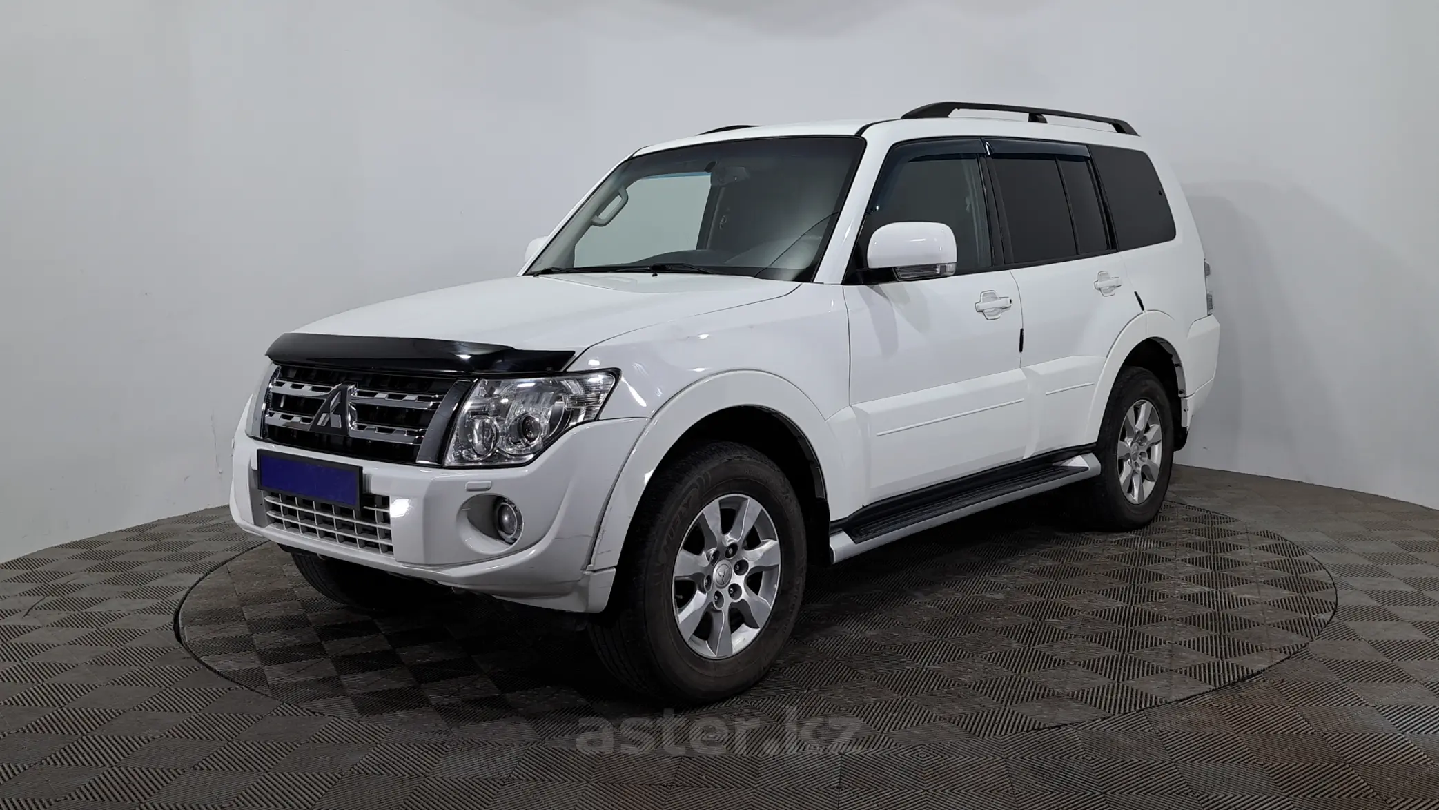 Mitsubishi Pajero 2012