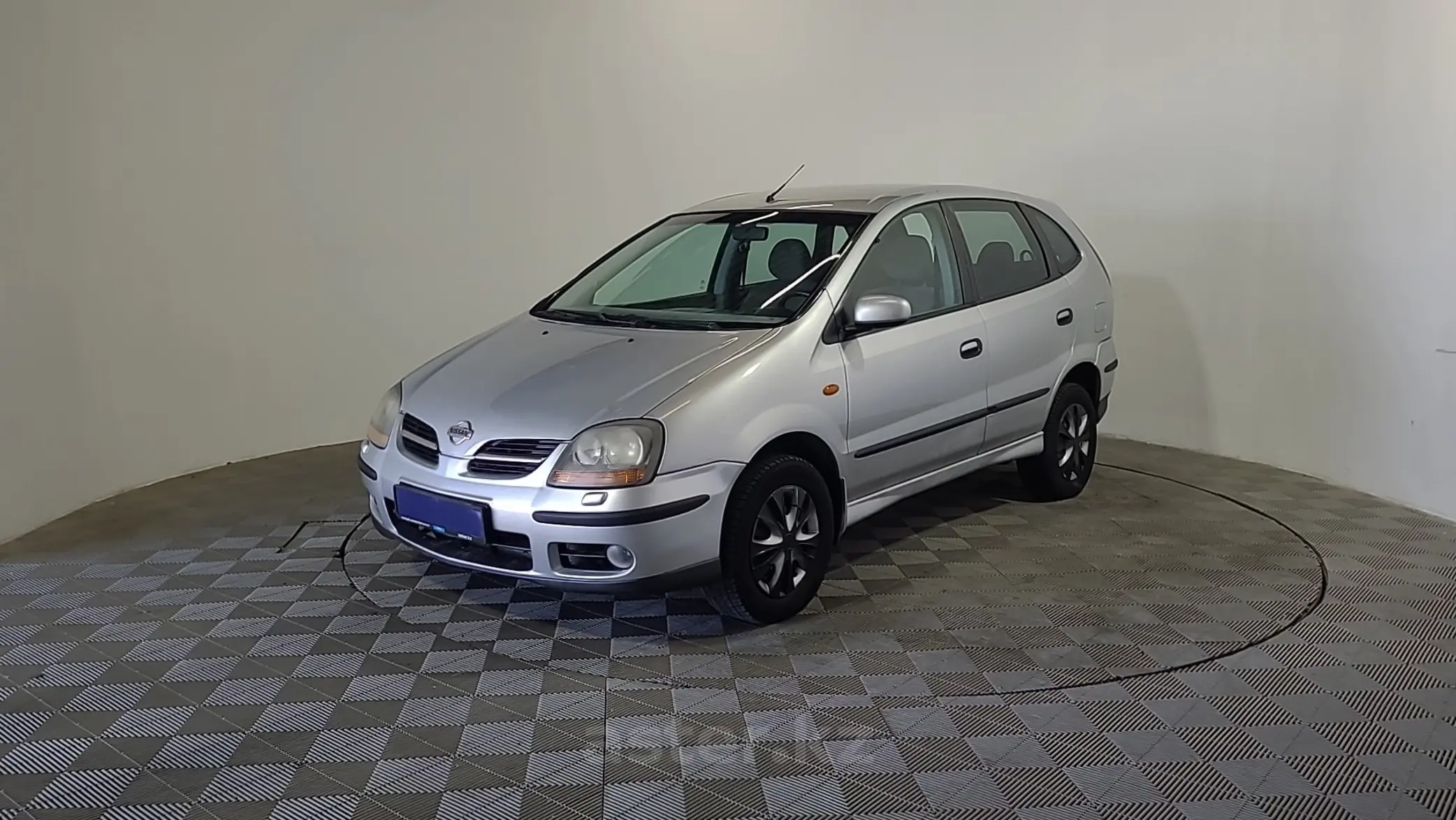 Nissan Almera Tino 2002