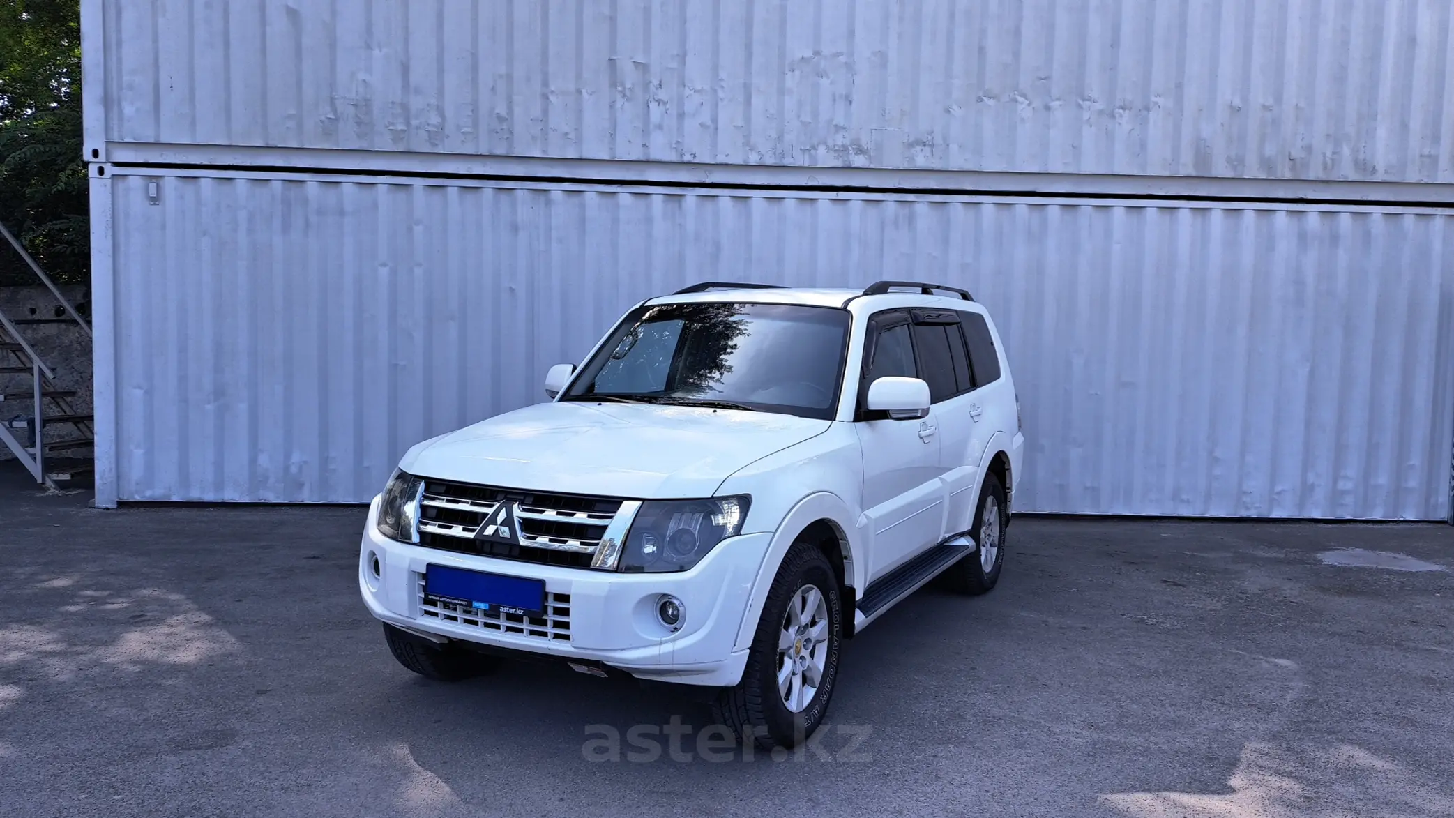 Mitsubishi Pajero 2012