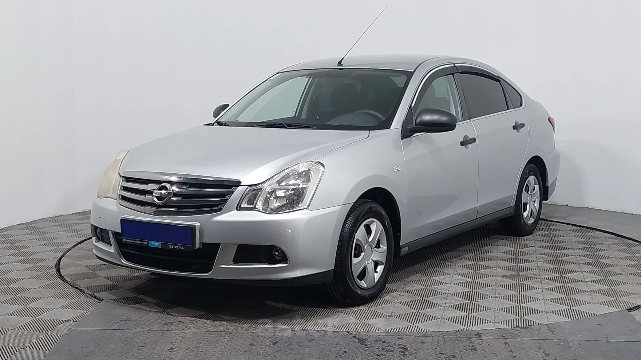 Nissan Almera 2015