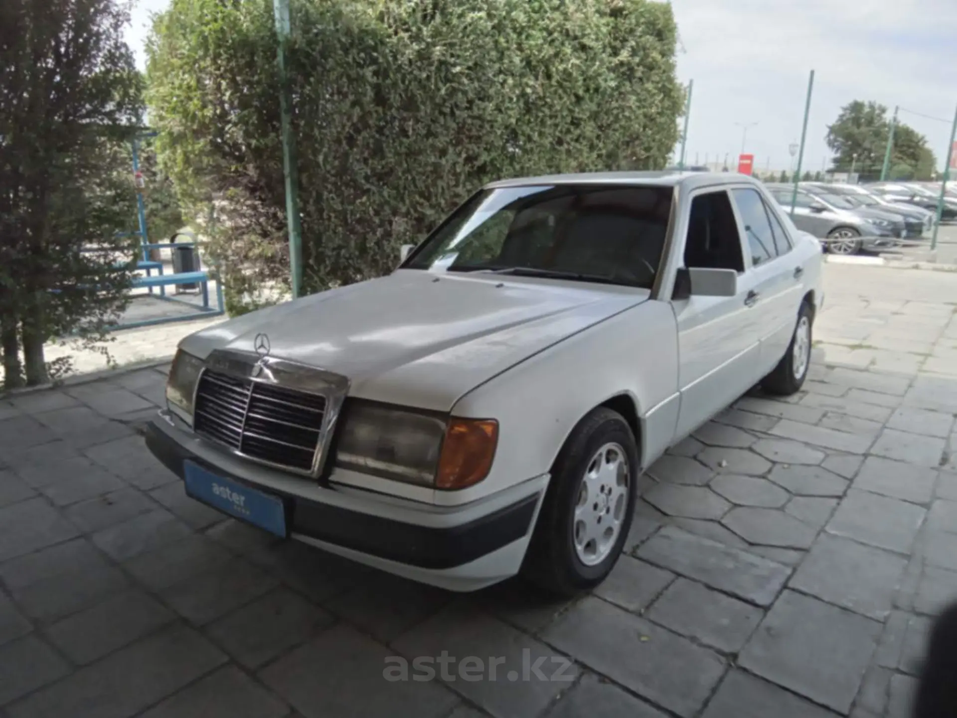 Mercedes-Benz W124 1990