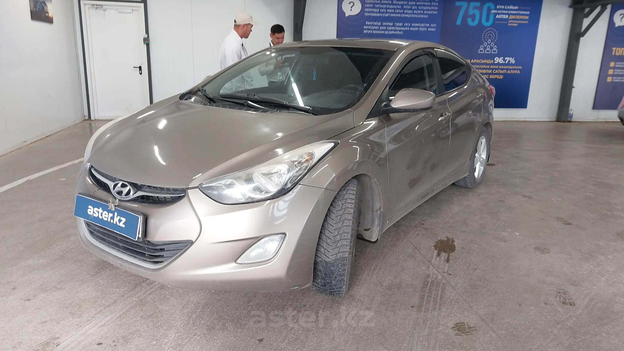 Hyundai Elantra 2012