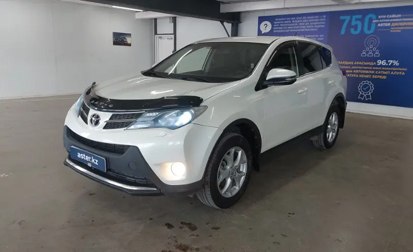 Toyota RAV4 2013 года за 10 000 000 тг. в Астана