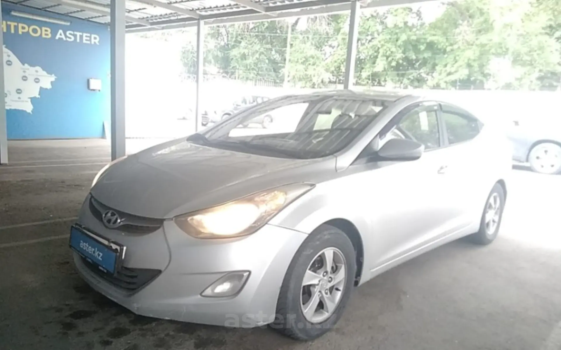 Hyundai Avante 2011