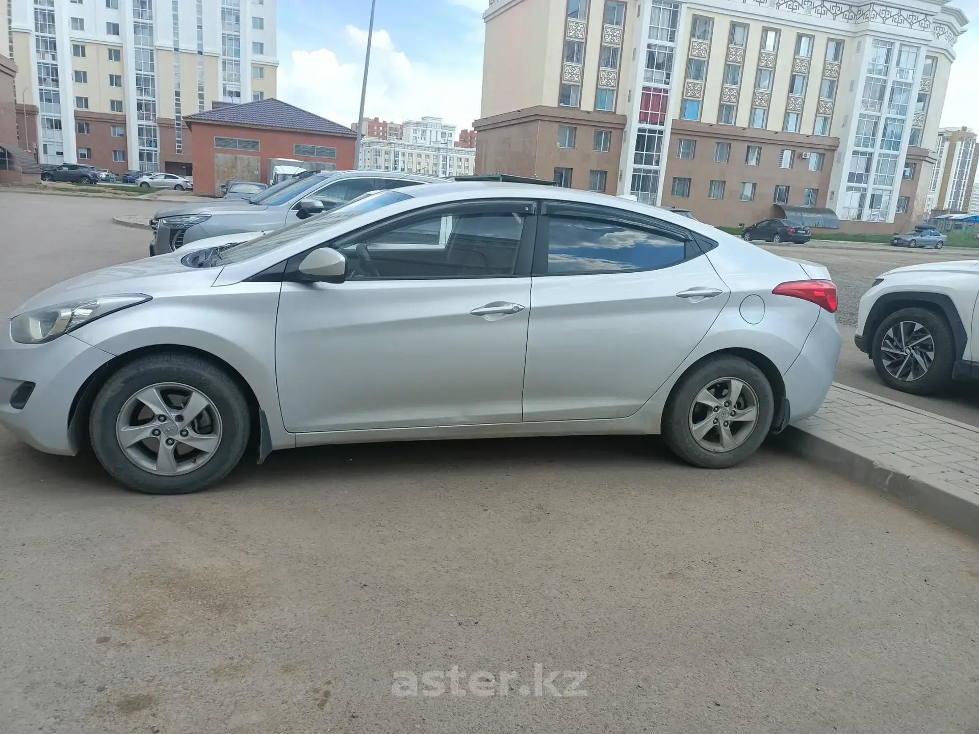 Hyundai Elantra 2011