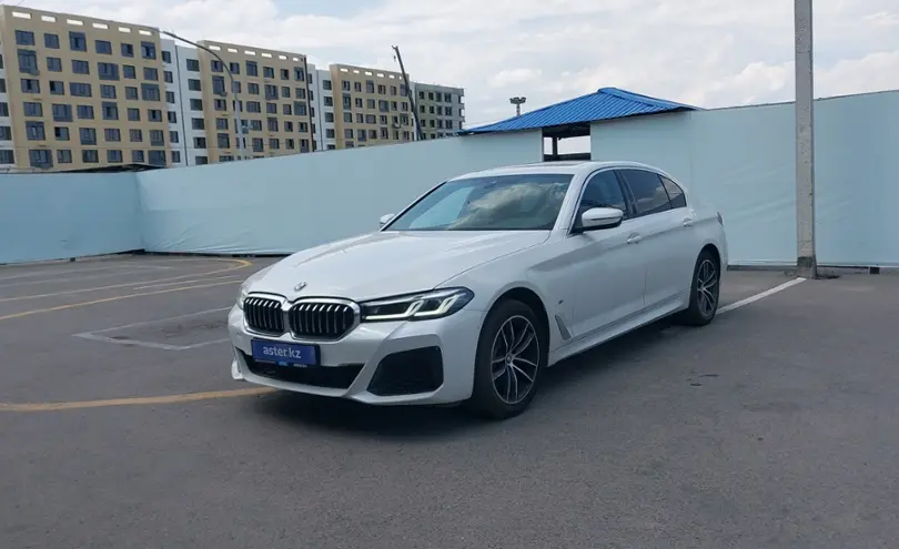 BMW 5 серии 2022 года за 25 000 000 тг. в Алматы