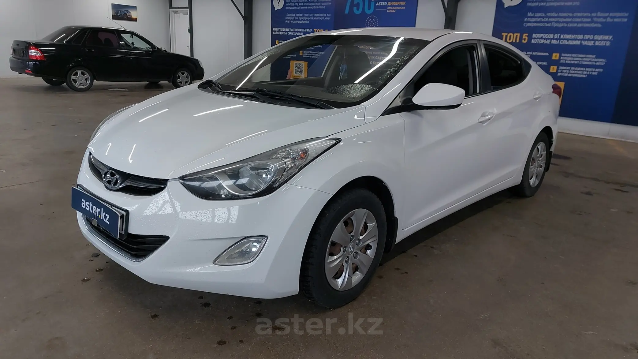 Hyundai Elantra 2012