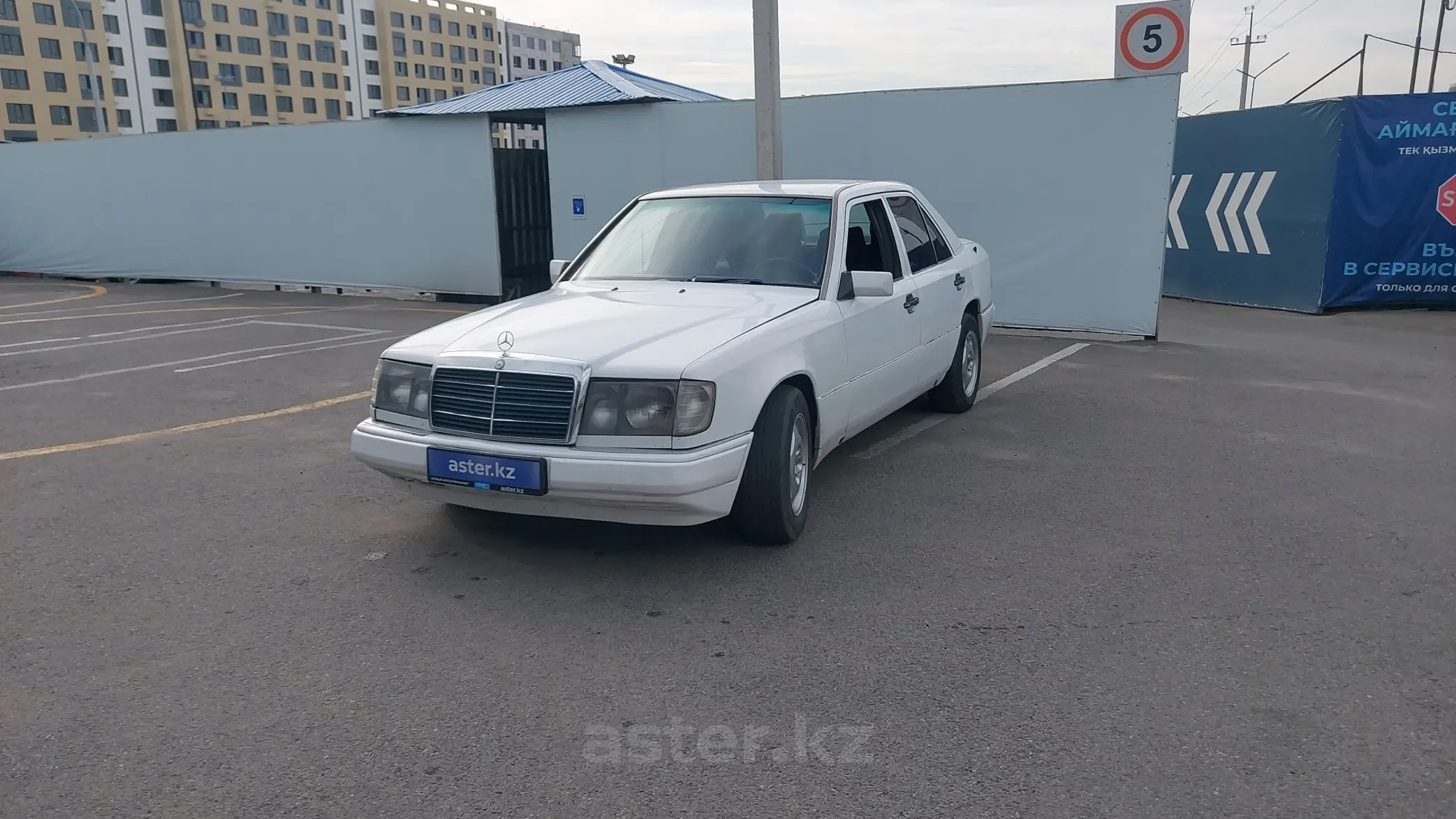 Mercedes-Benz W124 1990