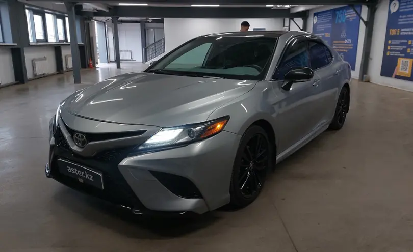 Toyota Camry 2021 года за 14 500 000 тг. в Астана