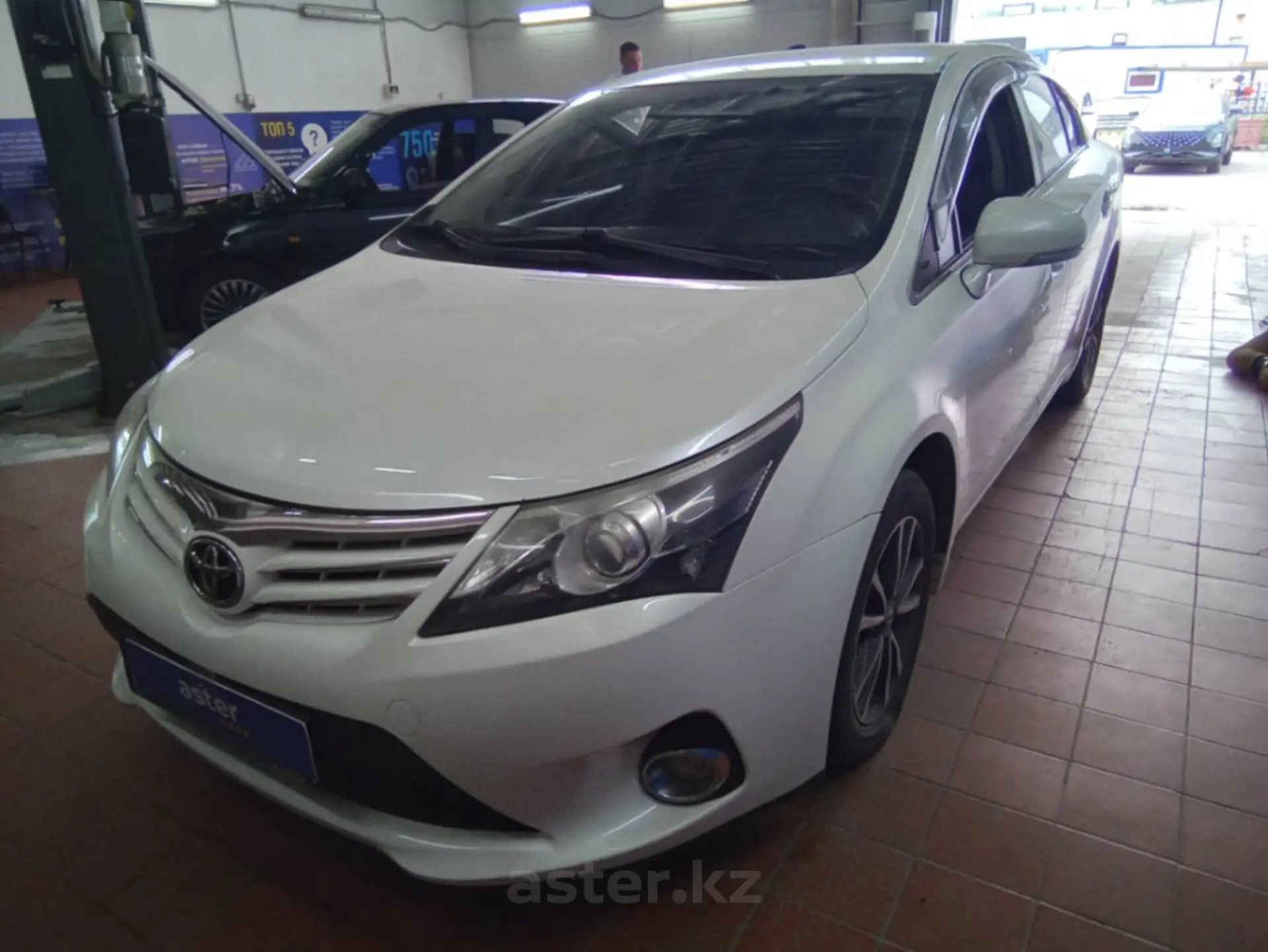 Toyota Avensis 2013