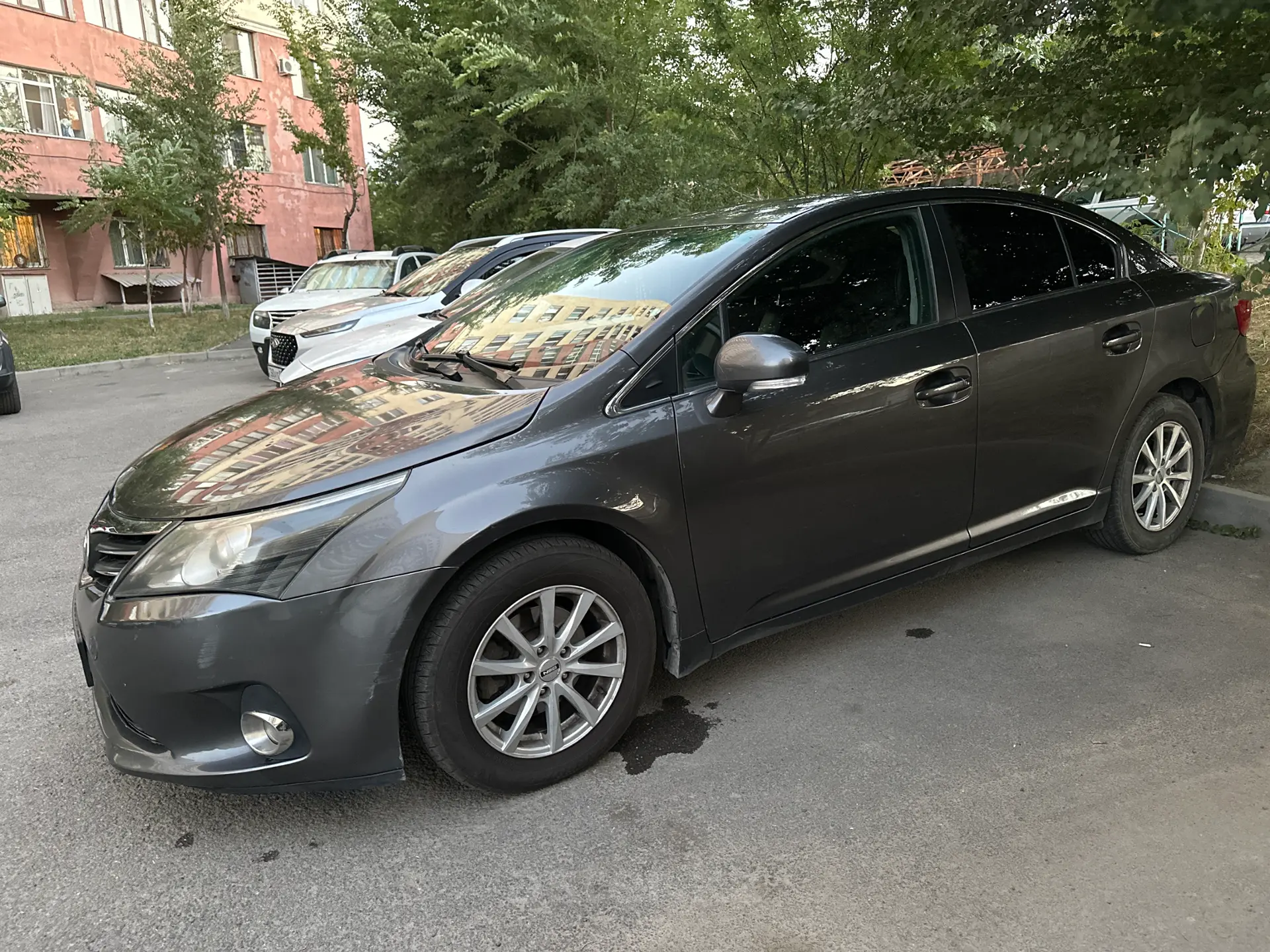 Toyota Avensis 2012