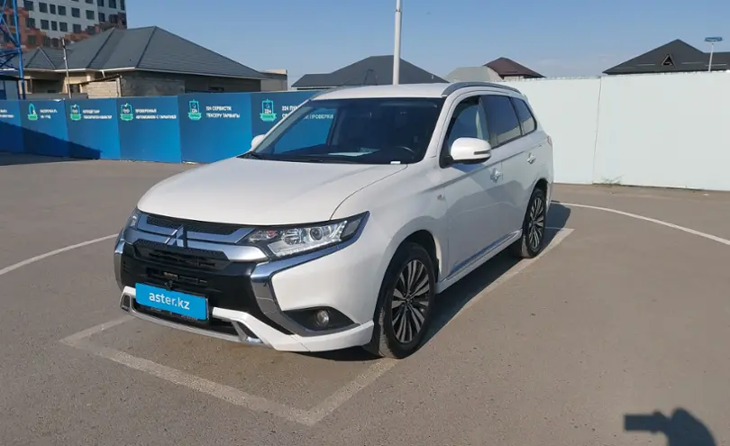 Mitsubishi Outlander 2022 года за 13 000 000 тг. в Шымкент