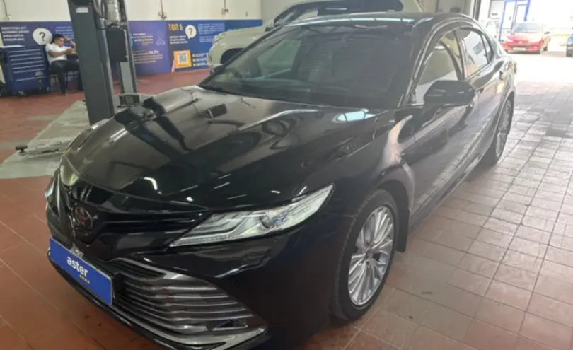 Toyota Camry 2020 года за 14 500 000 тг. в Астана