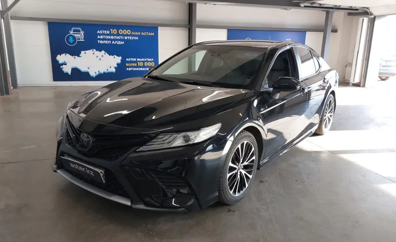 Toyota Camry 2018 года за 11 500 000 тг. в Астана