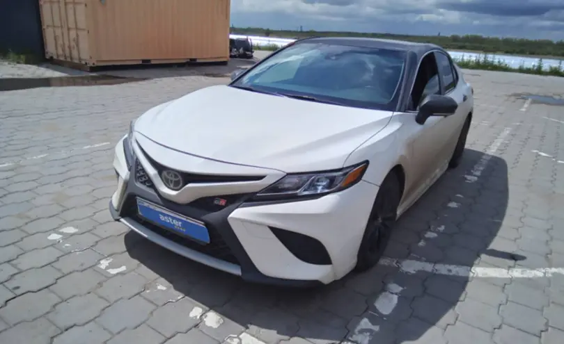 Toyota Camry 2017 года за 11 000 000 тг. в Караганда