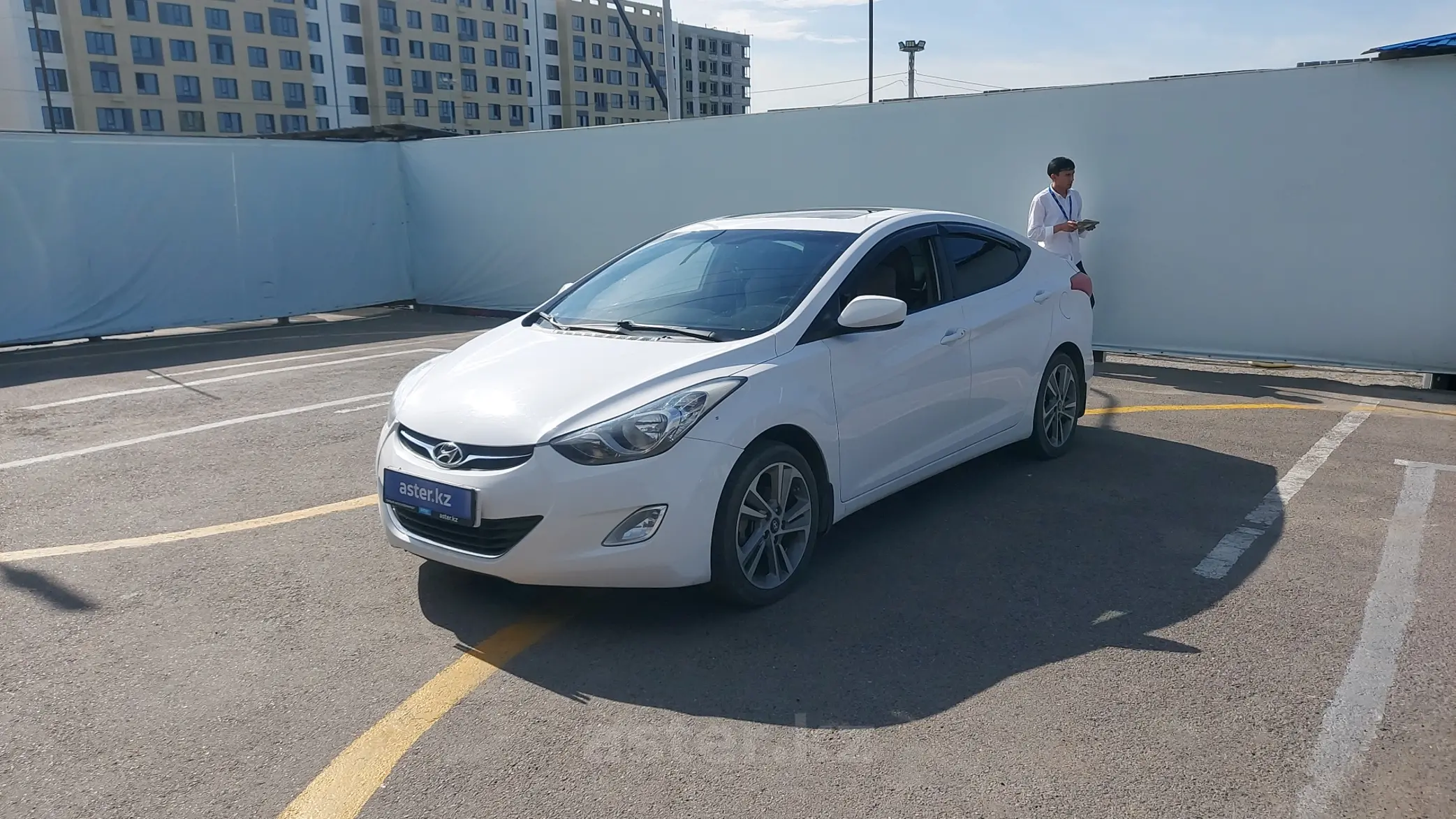 Hyundai Elantra 2012