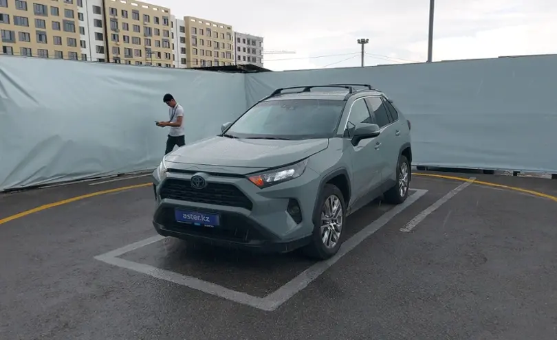 Toyota RAV4 2021 года за 14 500 000 тг. в Алматы