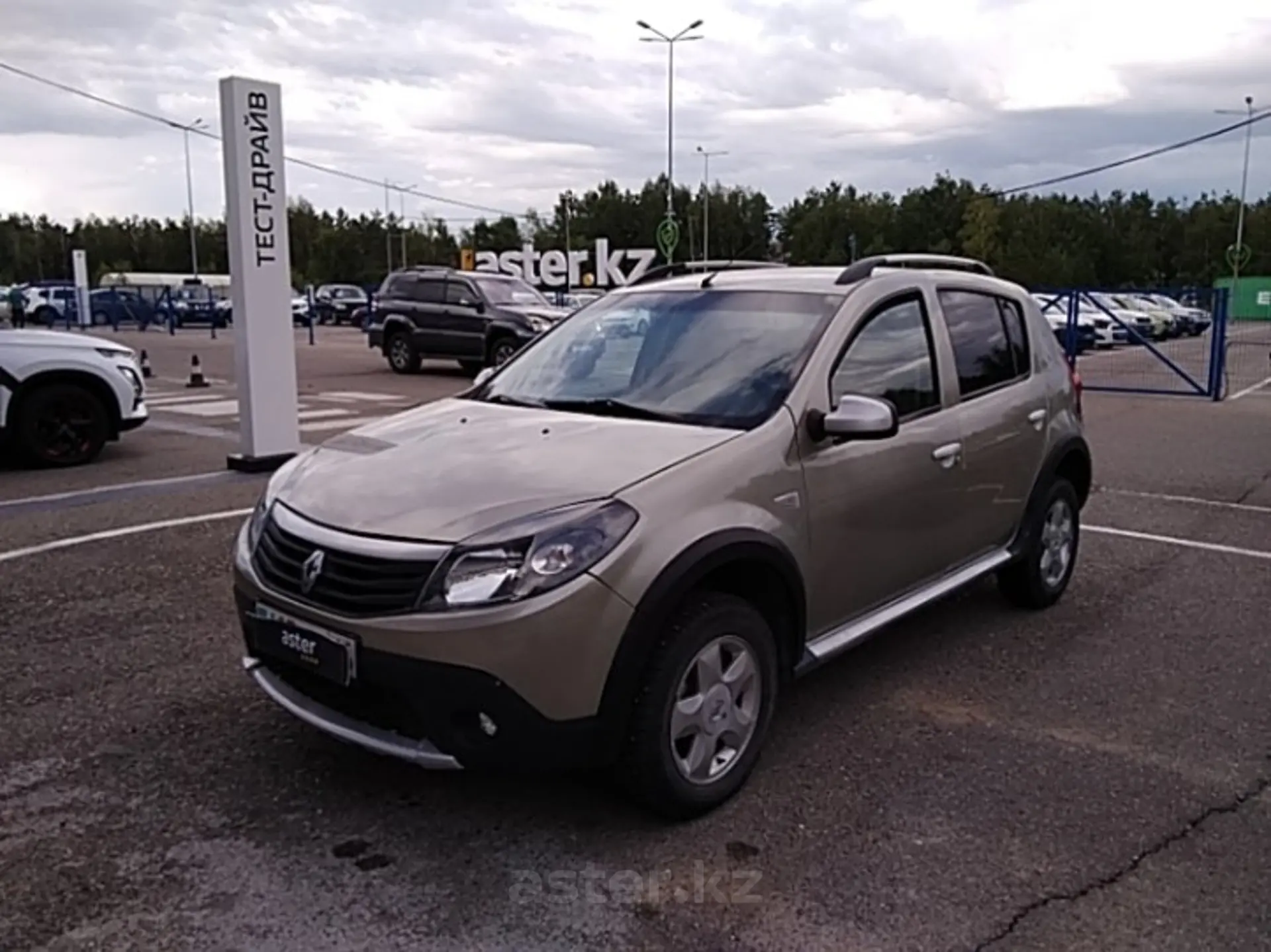 Renault Sandero 2013