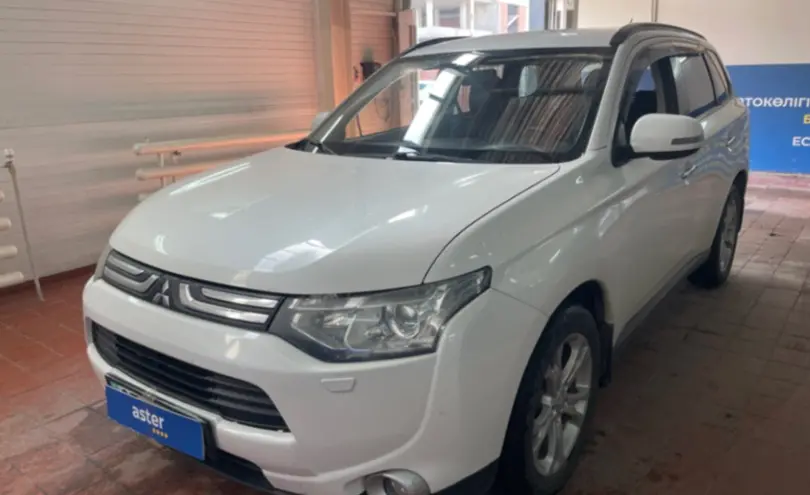 Mitsubishi Outlander 2013 года за 7 500 000 тг. в Астана