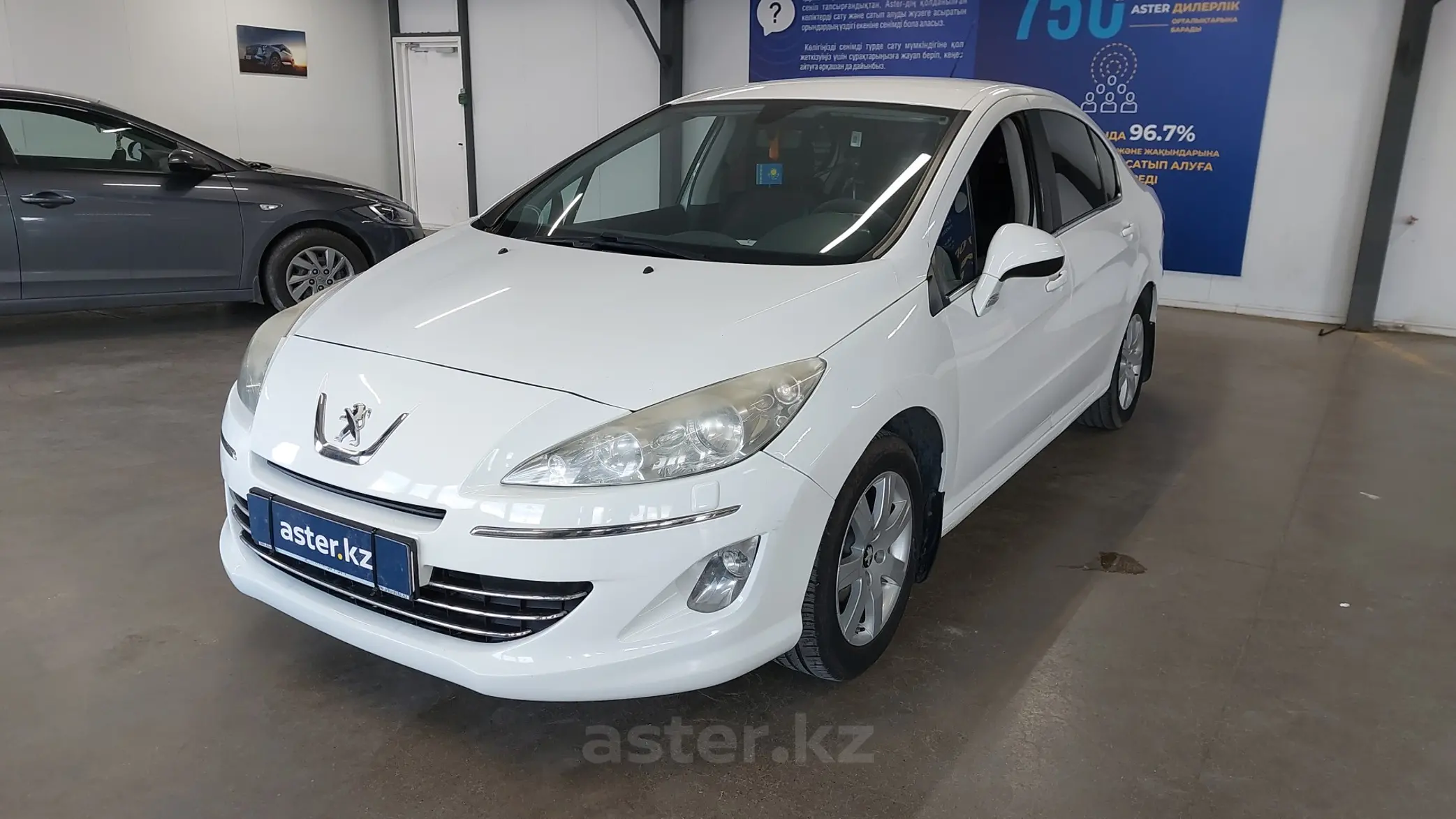 Peugeot 408 2013