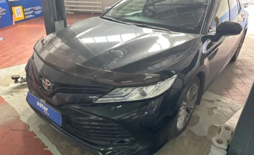 Toyota Camry 2019 года за 14 000 000 тг. в Астана