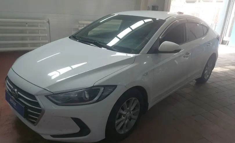 Hyundai Elantra 2018 года за 8 000 000 тг. в Астана