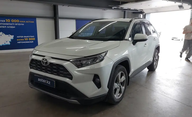 Toyota RAV4 2020 года за 15 500 000 тг. в Астана