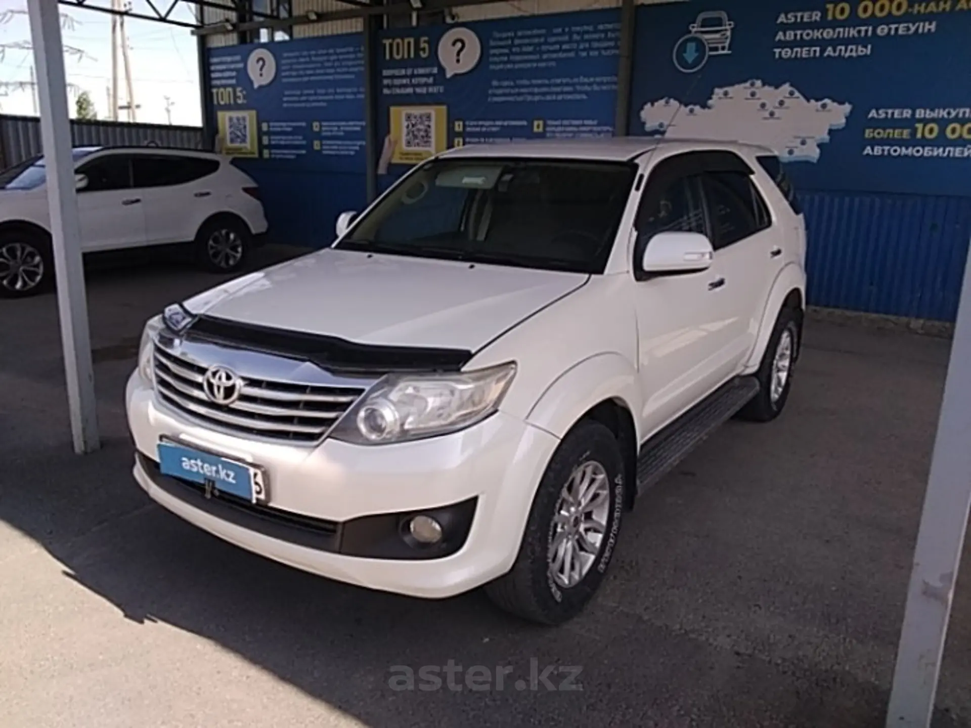 Toyota Fortuner 2013