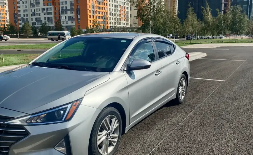 Hyundai Elantra 2019 года за 8 300 000 тг. в Астана