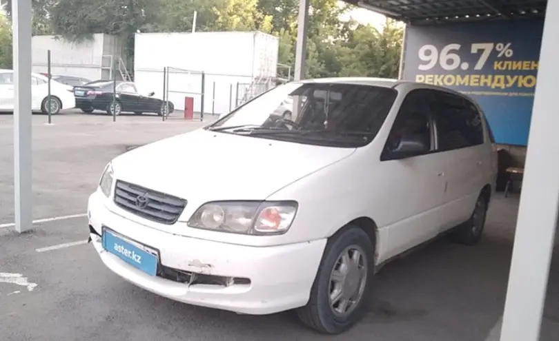 Toyota Ipsum 1997 года за 2 000 000 тг. в Алматы