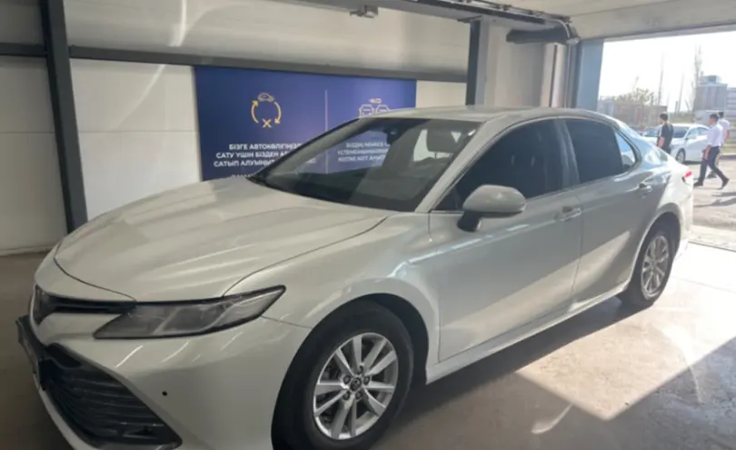 Toyota Camry 2019 года за 13 000 000 тг. в Астана