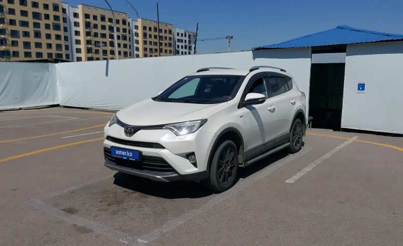 Toyota RAV4 2018 года за 14 000 000 тг. в Алматы