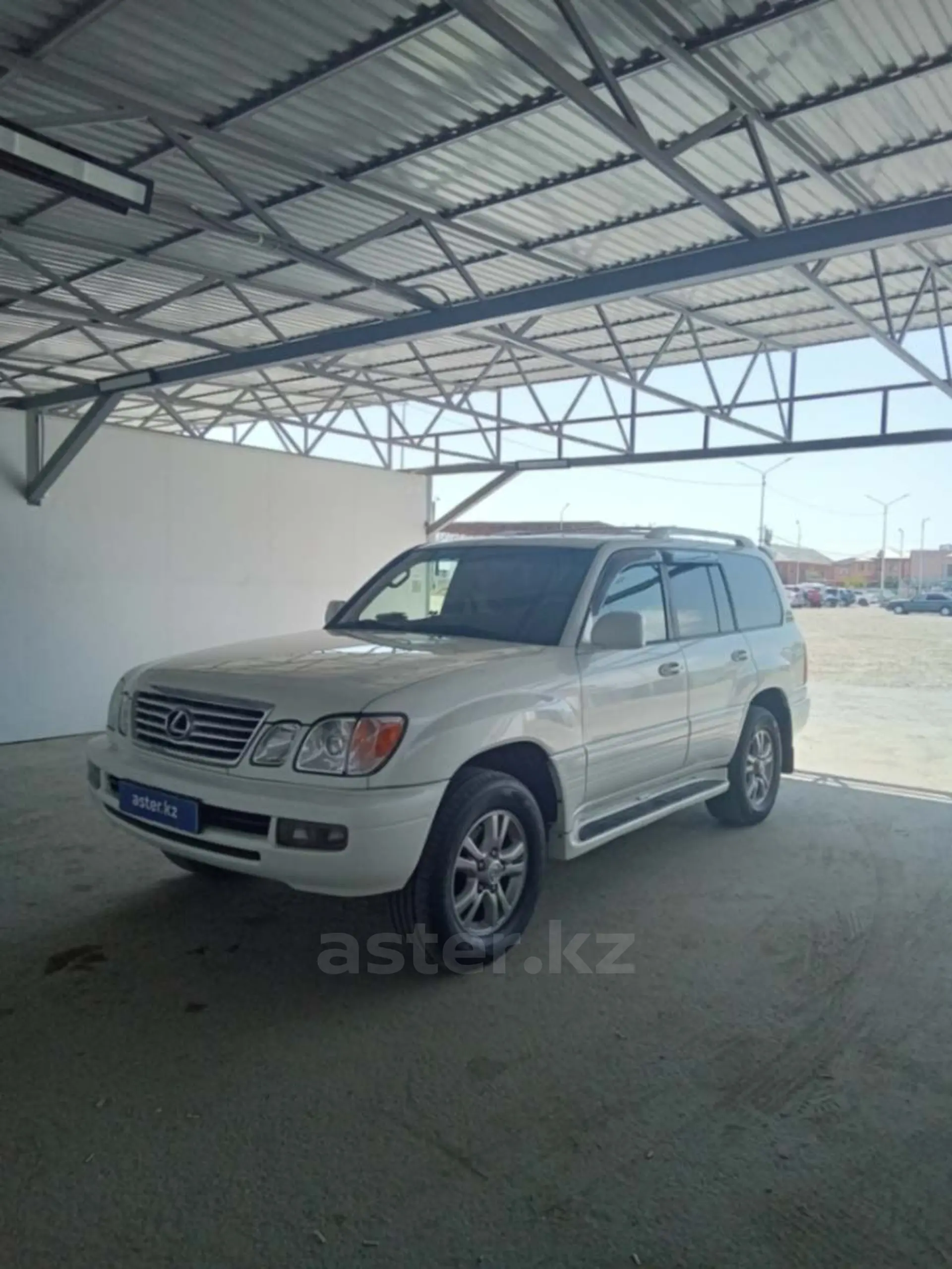 Lexus LX 2004