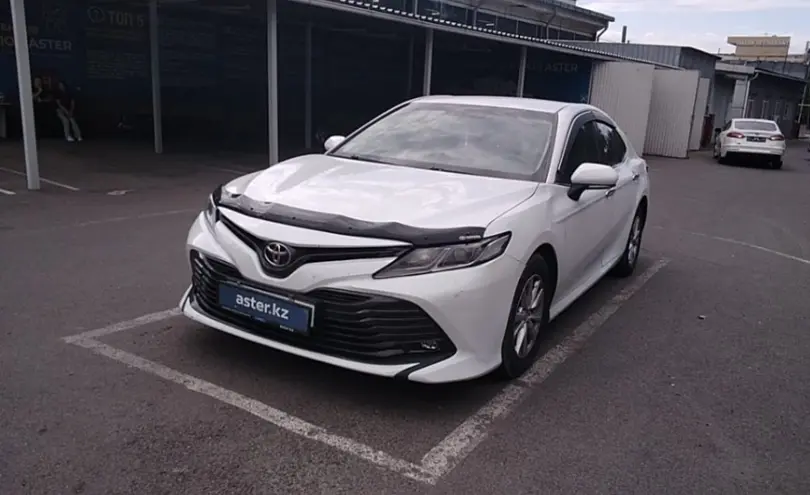 Toyota Camry 2018 года за 11 000 000 тг. в Алматы