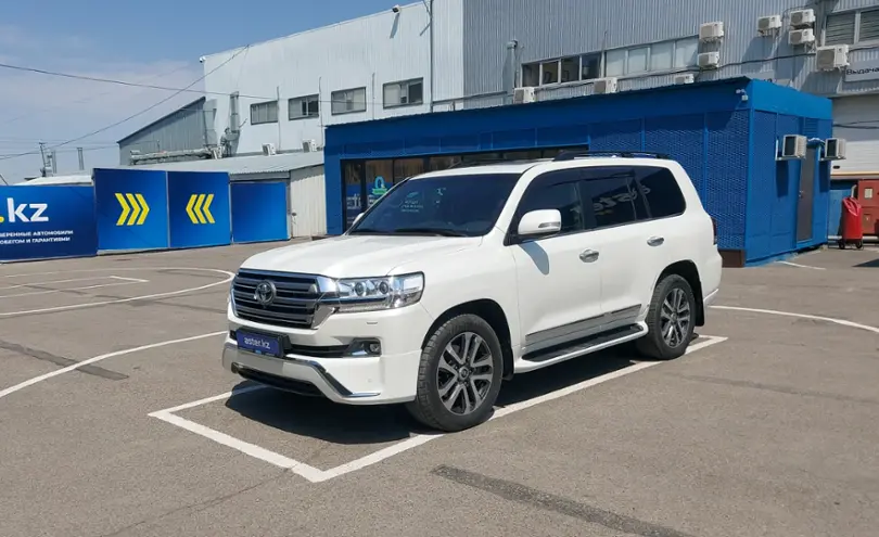 Toyota Land Cruiser 2017 года за 36 000 000 тг. в Алматы