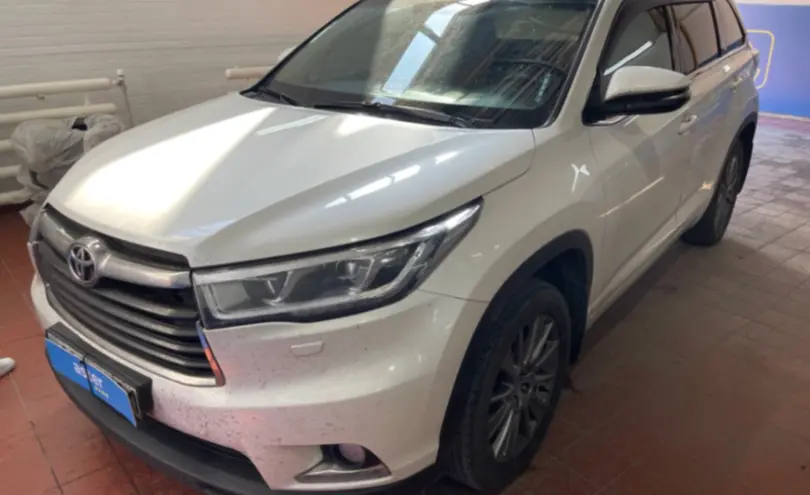 Toyota Highlander 2014 года за 14 000 000 тг. в Астана