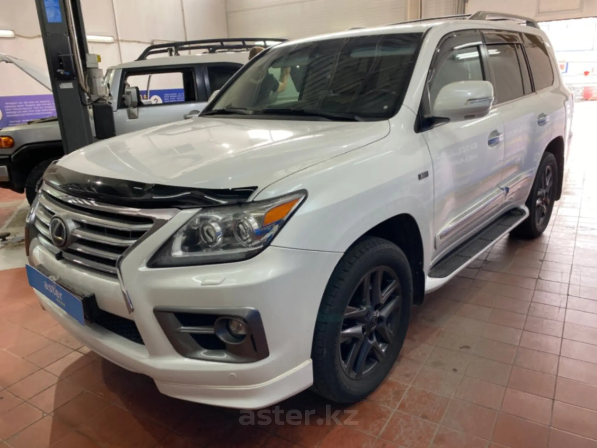 Lexus LX 2008