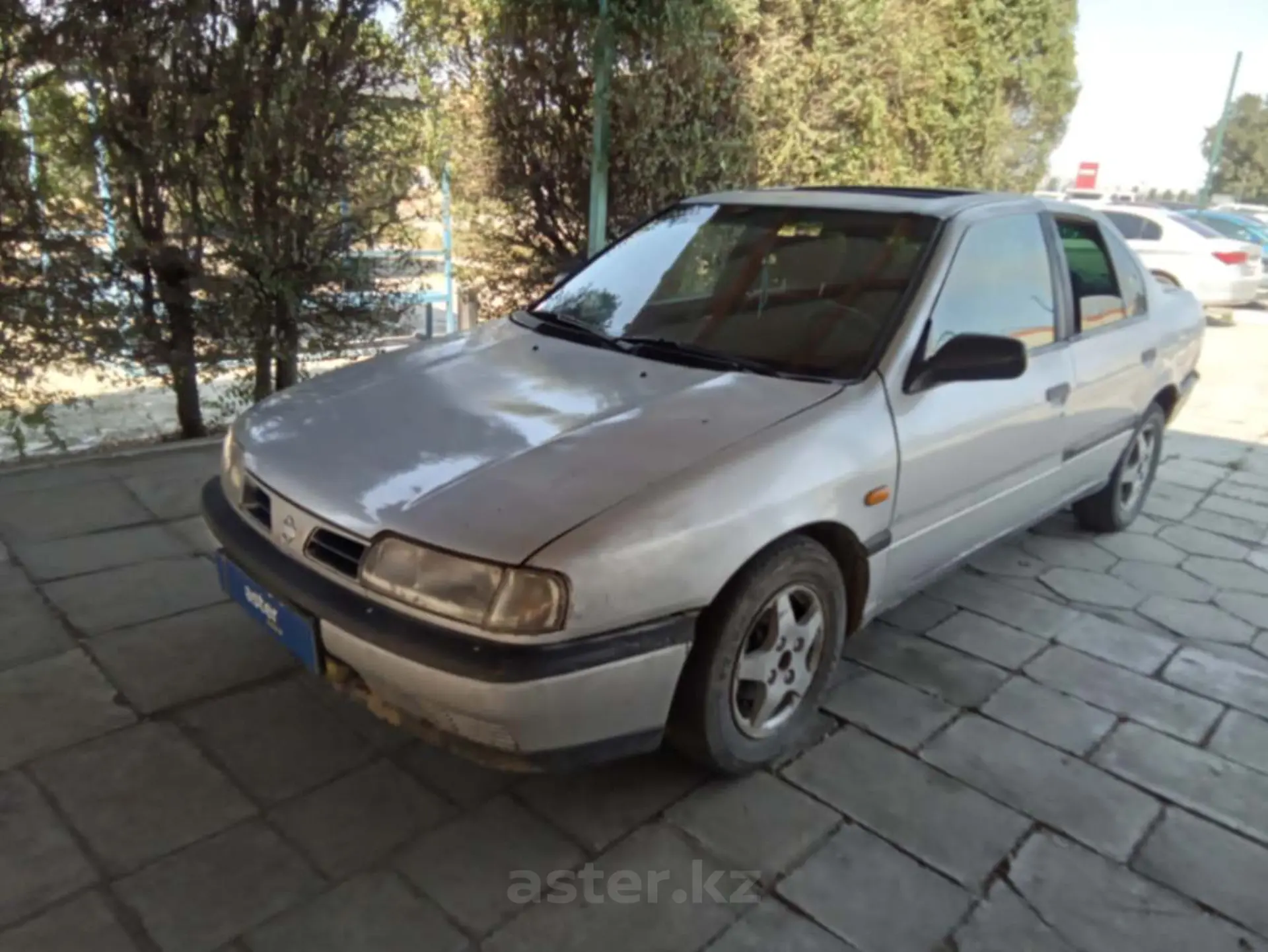 Nissan Primera 1992