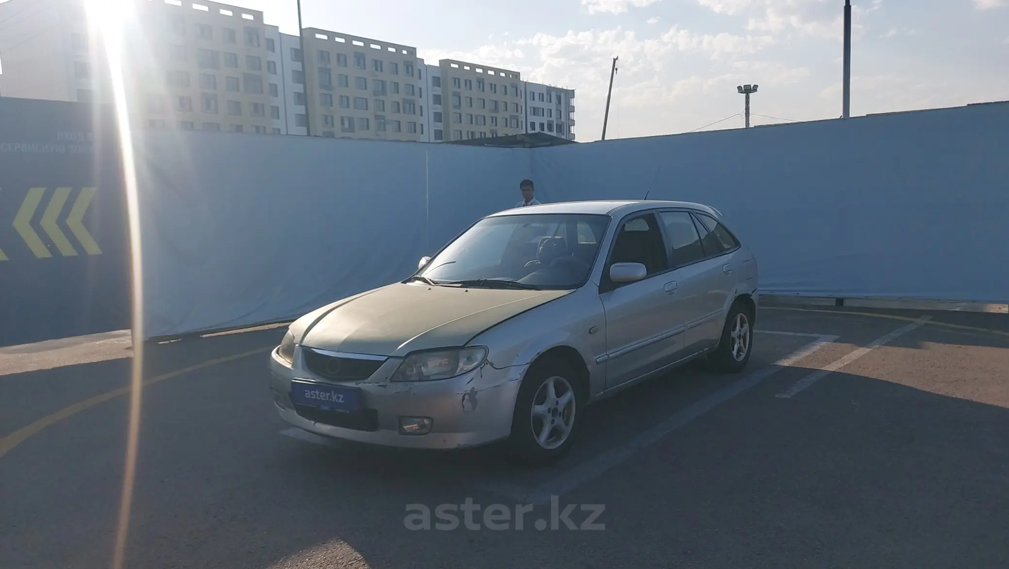 Mazda 323 2002