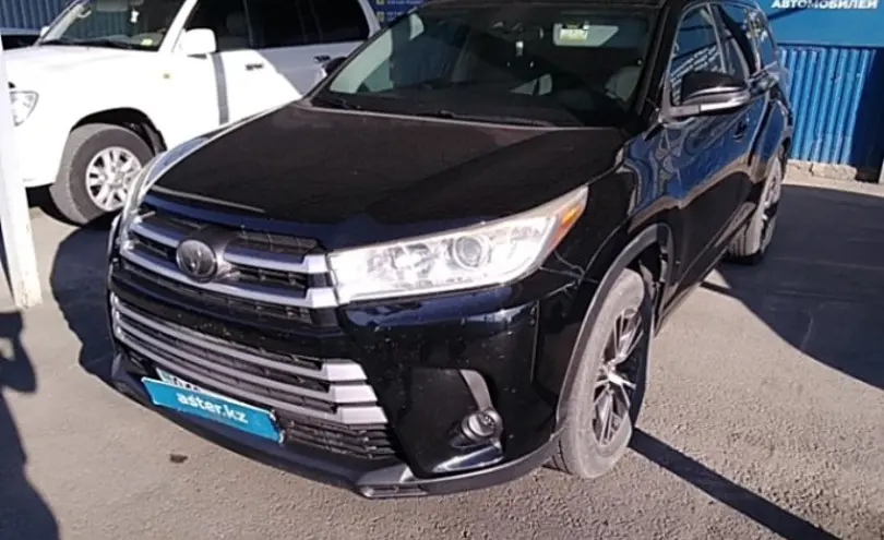 Toyota Highlander 2017 года за 14 000 000 тг. в Атырау