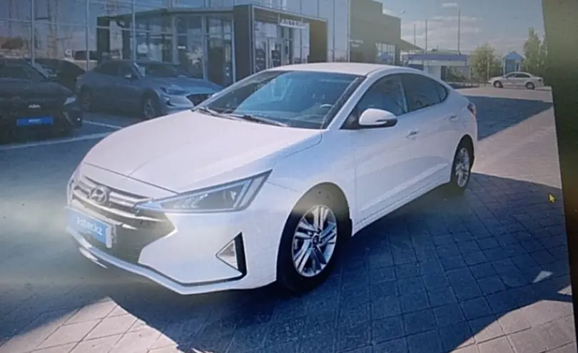 Hyundai Elantra 2019 года за 8 000 000 тг. в Атырау