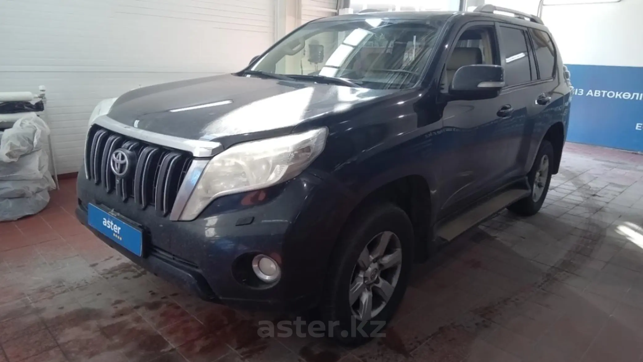 Toyota Land Cruiser Prado 2013